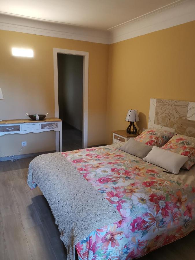 Bed and Breakfast Cal Duran Esparraguera Екстер'єр фото